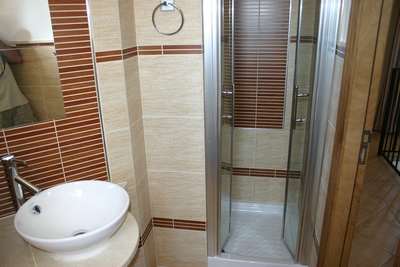 Holiday house Llimonera: 2nd bathroom, accessible from the gallery Holiday house Llimonera: 2nd bathroom, accessible from the gallery