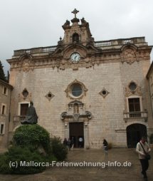 Kloster Lluc ist eines der vielen Klöster, die Sie auf der Insel Mallorca besichtigen können Kloster Lluc ist eines der vielen Klöster, die Sie auf der Insel Mallorca besichtigen können